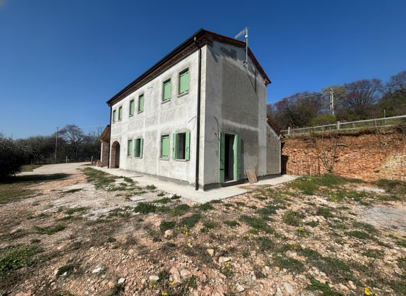 Vendita Rustico ad Arquà Petrarca

In vendita rustico di mq 160 c. a. ad Arquà Petrarca, con una ...