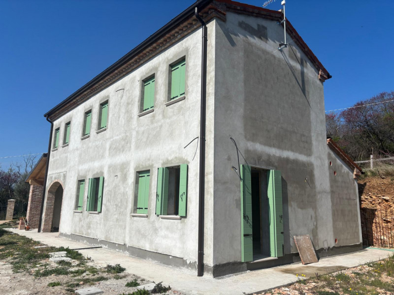 Vendita Rustico ad Arquà Petrarca

In vendita rustico di mq 160 c. a. ad Arquà Petrarca, con una ...