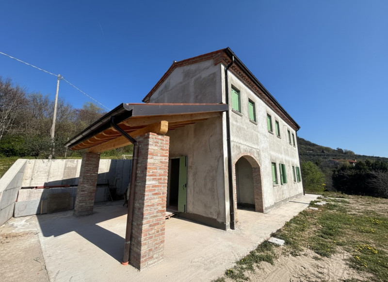 Vendita Rustico ad Arquà Petrarca

In vendita rustico di mq 160 c. a. ad Arquà Petrarca, con una ...