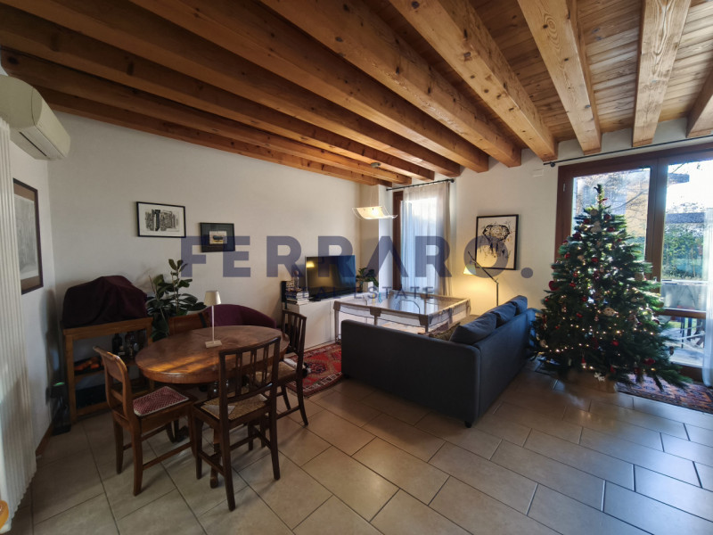 Paese Affitto Casa a schiera porzione di testa