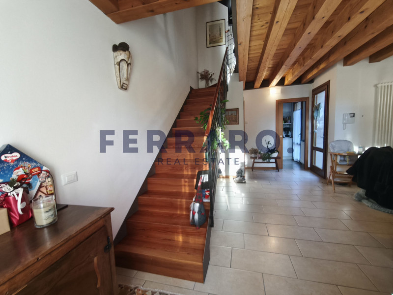 Paese, Castagnole – Codice YA4

In un affascinante contesto residenziale storico, all’interno di ...