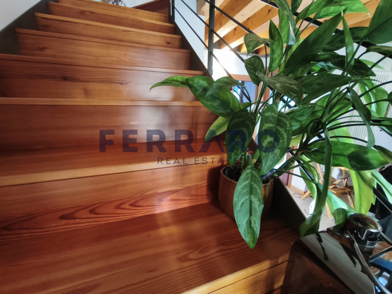 Paese, Castagnole – Codice YA4

In un affascinante contesto residenziale storico, all’interno di ...