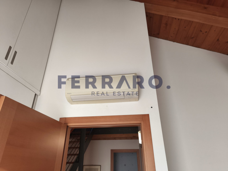 Paese, Castagnole – Codice YA4

In un affascinante contesto residenziale storico, all’interno di ...