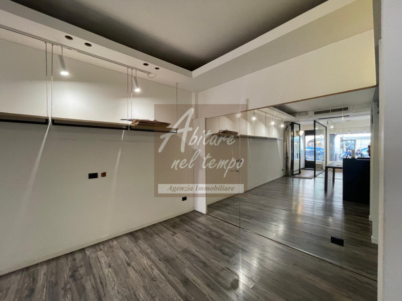 CITTADELLA - CENTRO STORICO - VIA GARIBALDI

Proponiamo in locazione un bellissimo negozio vetrin...