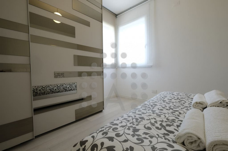 In recente palazzina al confine tra Abano Terme e Montegrotto, a 950 m dal Policlinico di Abano, ...