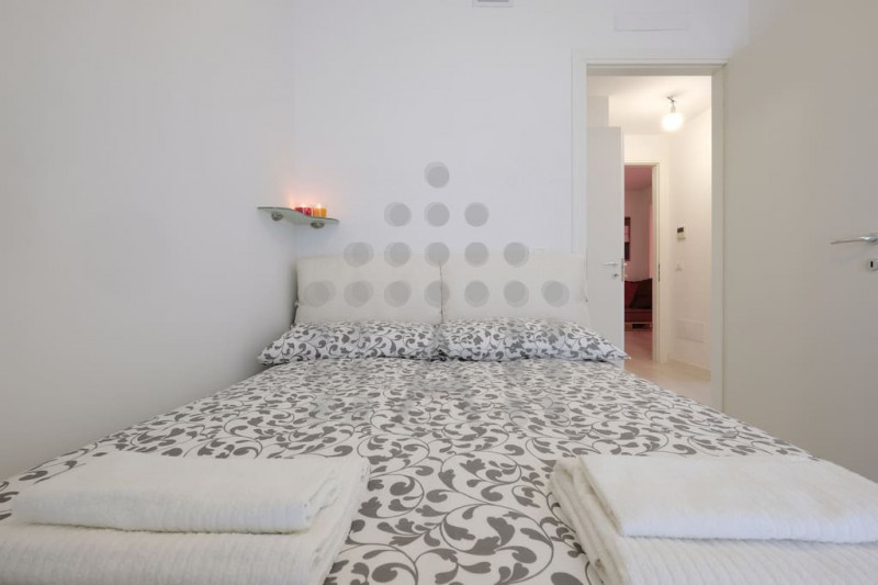 In recente palazzina al confine tra Abano Terme e Montegrotto, a 950 m dal Policlinico di Abano, ...