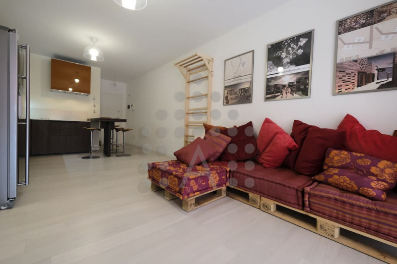 In recente palazzina al confine tra Abano Terme e Montegrotto, a 950 m dal Policlinico di Abano, ...