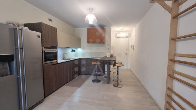 In recente palazzina al confine tra Abano Terme e Montegrotto, a 950 m dal Policlinico di Abano, ...