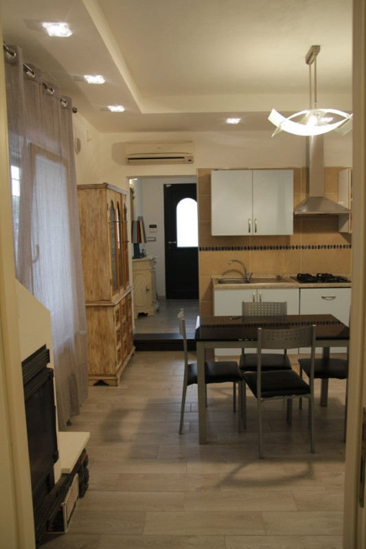 LONGARA. Non ti piace l'idea di vivere in condominio? Hai sempre sognato una casetta anche piccol...