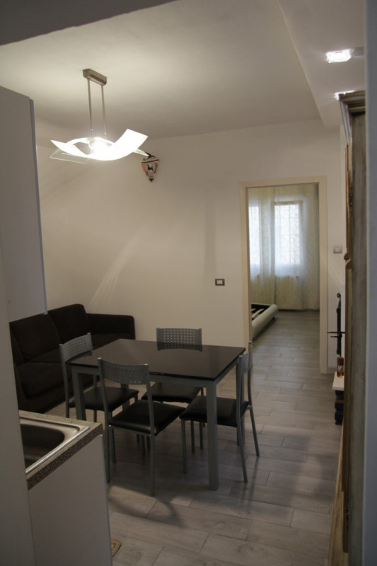 LONGARA. Non ti piace l'idea di vivere in condominio? Hai sempre sognato una casetta anche piccol...