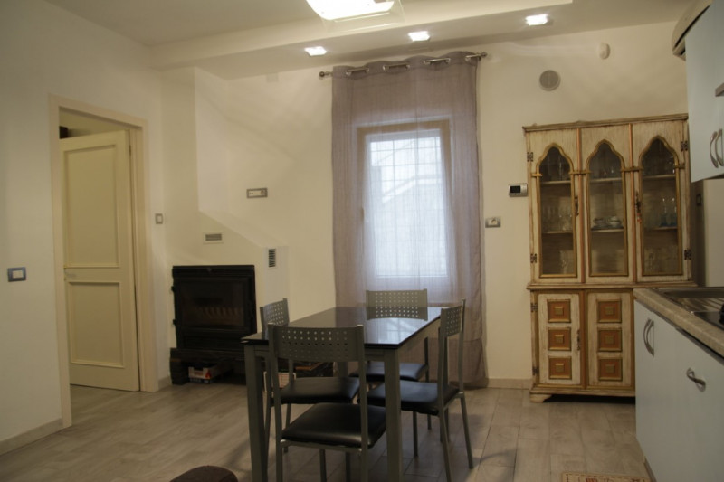 LONGARA. Non ti piace l'idea di vivere in condominio? Hai sempre sognato una casetta anche piccol...