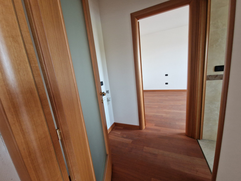 Zona tranquilla, ad un passo da tutti i servizi. Immobile di recente edificazione mai abitato. Di...