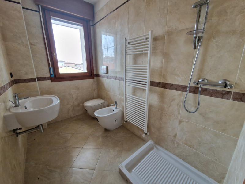 Zona tranquilla, ad un passo da tutti i servizi. Immobile di recente edificazione mai abitato. Di...