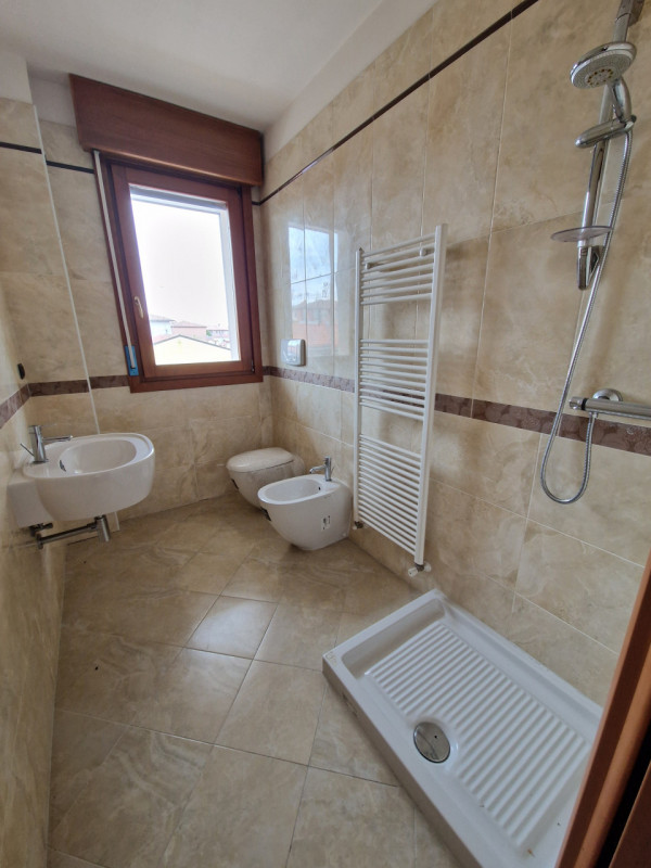 Zona tranquilla, ad un passo da tutti i servizi. Immobile di recente edificazione mai abitato. Di...