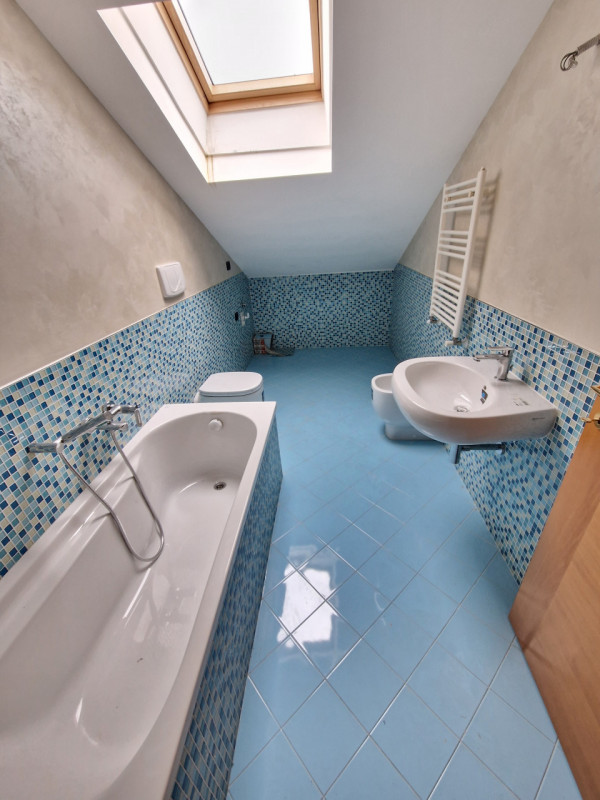 Zona tranquilla, ad un passo da tutti i servizi. Immobile di recente edificazione mai abitato. Di...