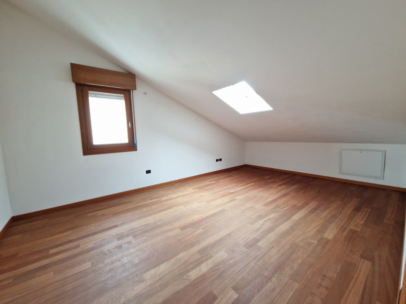 Zona tranquilla, ad un passo da tutti i servizi. Immobile di recente edificazione mai abitato. Di...