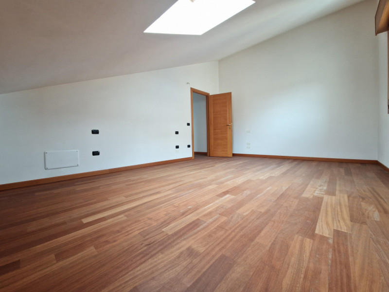 Zona tranquilla, ad un passo da tutti i servizi. Immobile di recente edificazione mai abitato. Di...