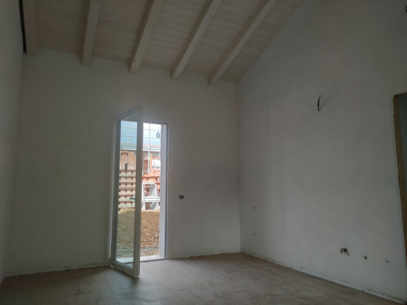 Longare. ULTIMA VILLETTA. La semplicità è sempre bella. Ed è con questa prerogativa che abbiamo p...