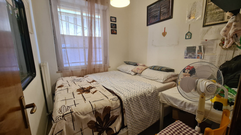 Appartamento spazioso e luminoso di 138 mq al primo piano servito da ascensore.

La posizione è d...