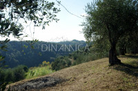 Porzione di casale con terreno, zona collinare e panoramica, toscana
