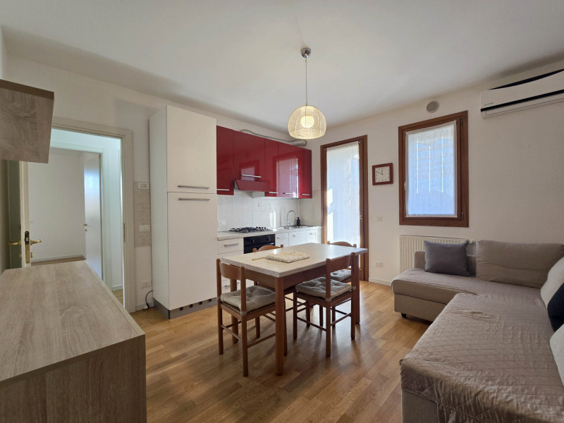 LANCENIGO DI VILLORBA in recente complesso residenziale affittasi a referenziati con redditi docu...