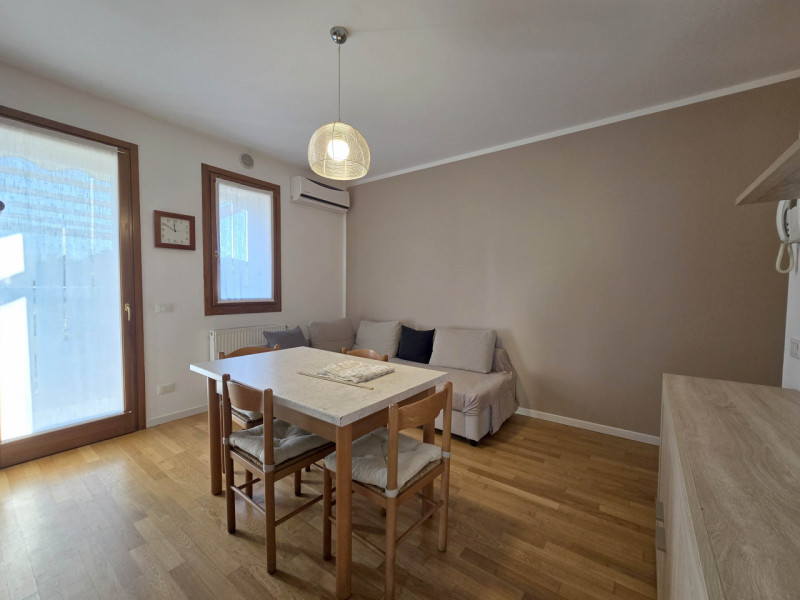 LANCENIGO DI VILLORBA in recente complesso residenziale affittasi a referenziati con redditi docu...