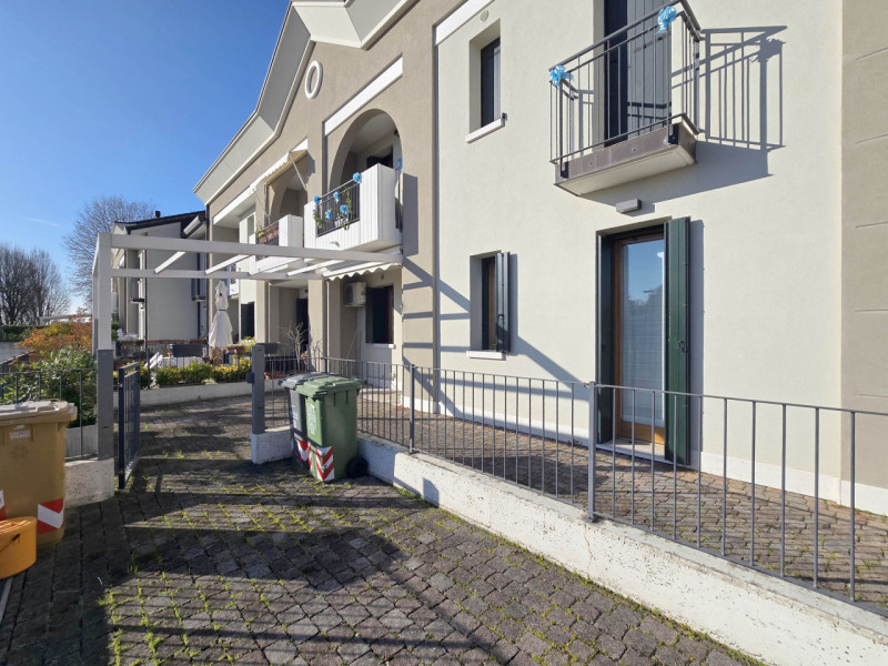LANCENIGO DI VILLORBA in recente complesso residenziale affittasi a referenziati con redditi docu...
