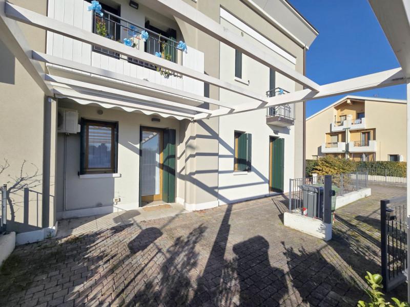 LANCENIGO DI VILLORBA in recente complesso residenziale affittasi a referenziati con redditi docu...