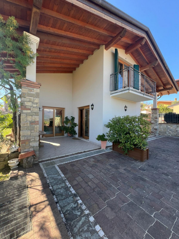 Polpenazze del Garda Vendita Villa contemporanea