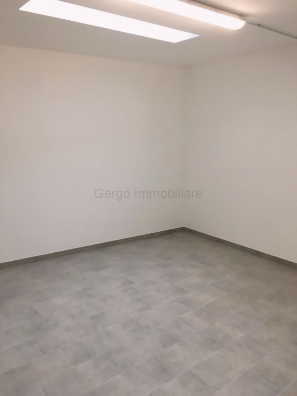 (Per INFO Roberto 3453195338) A Montebelluna, poco distante dal centro, proponiamo in affitto ott...