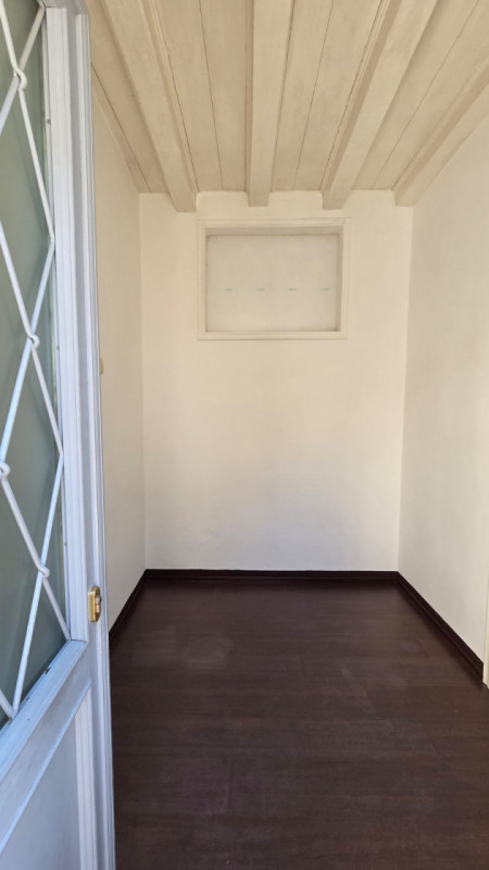 In contrà San Marco, in palazzo storico, graziosissimo mini ideale come pied-a-terre al piano ter...