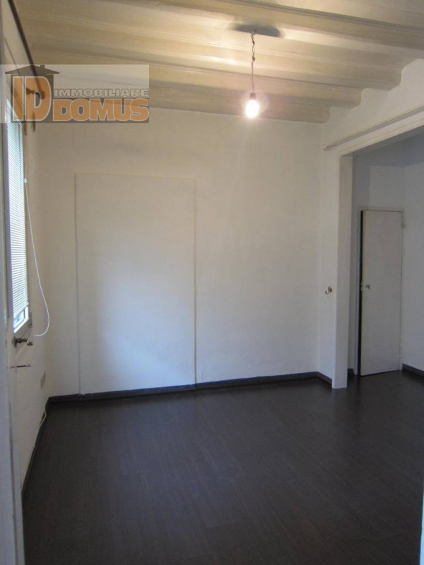 In contrà San Marco, in palazzo storico, graziosissimo mini ideale come pied-a-terre al piano ter...