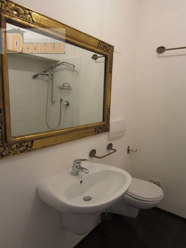 In contrà San Marco, in palazzo storico, graziosissimo mini ideale come pied-a-terre al piano ter...