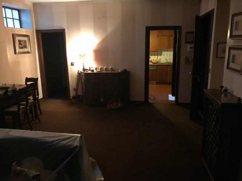 ULTIMO PIANO APPARTAMENTO PARTE MANSARDATO CON GRANDE TERRAZZA ABITABILE. INGRESSO SALONE, CUCINA...