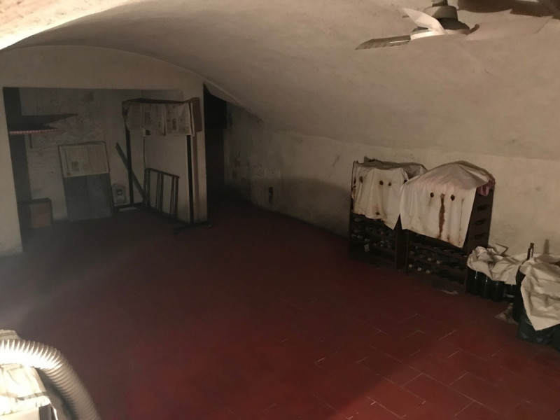 ULTIMO PIANO APPARTAMENTO PARTE MANSARDATO CON GRANDE TERRAZZA ABITABILE. INGRESSO SALONE, CUCINA...