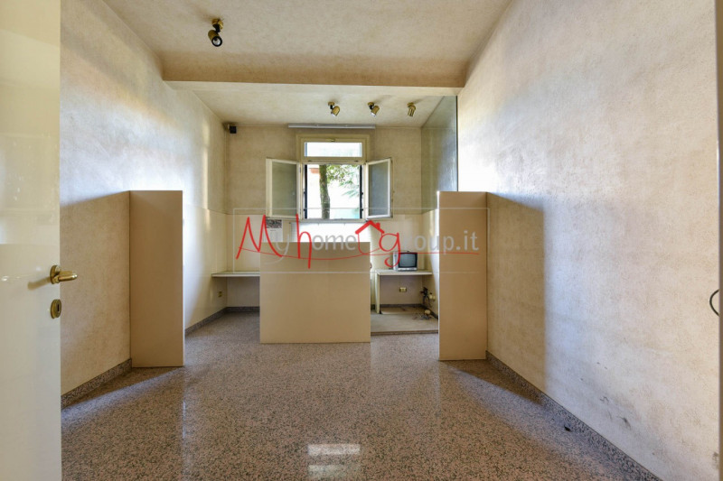 PADOVA – Quartiere Paltana (Rif: COM-MA4-P). In elegante contesto direzionale, a pochi minuti dal...