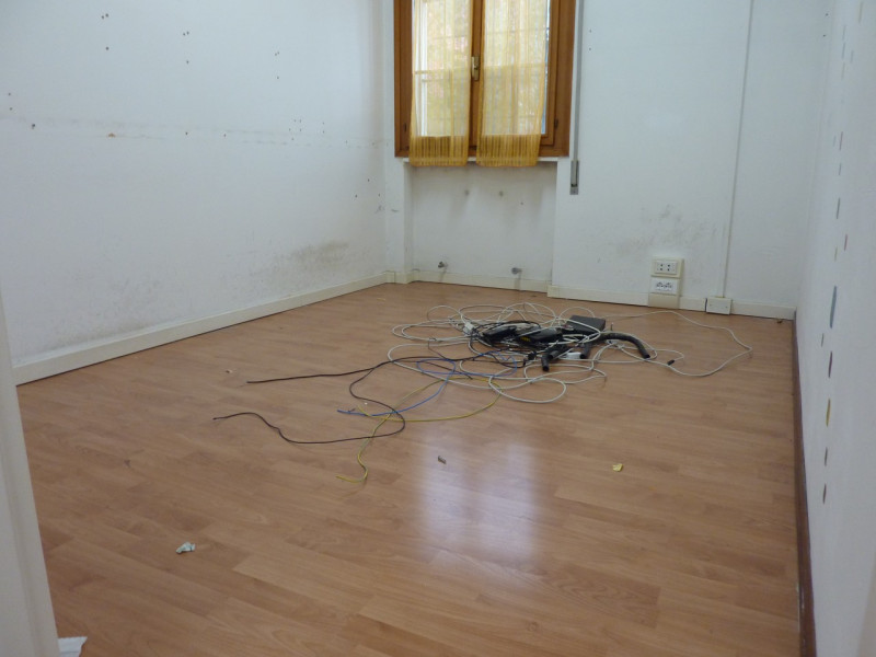A Carità di Villorba (TV), proponiamo in affitto negozio di 45 mq al piano terra, composto da: zo...