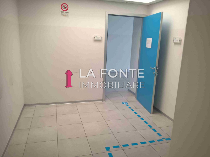 Vigonza Centro, Prestigioso Ufficio Mq 530, Suddiviso. Già Poliambulatorio. Ingresso/Attesa con D...