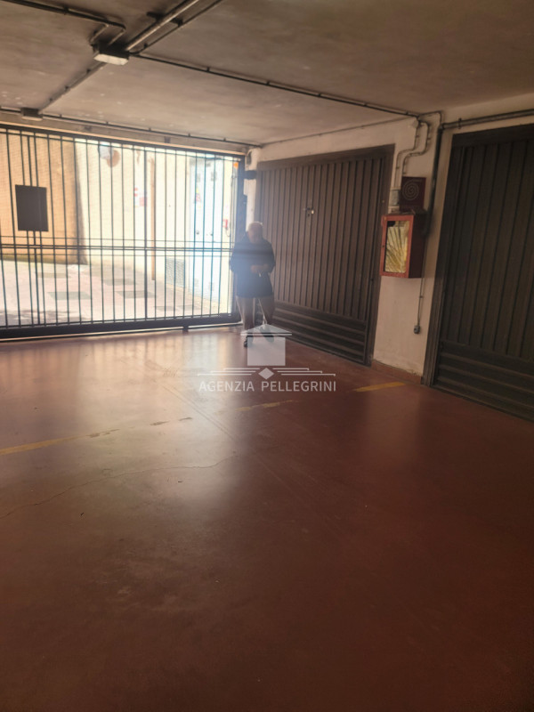 ELEGANTE BICAMERE CON TERRAZZO in laterale di CORSO PADOVA.
Circa 92 mq effettivi CON AMPIO TERRA...