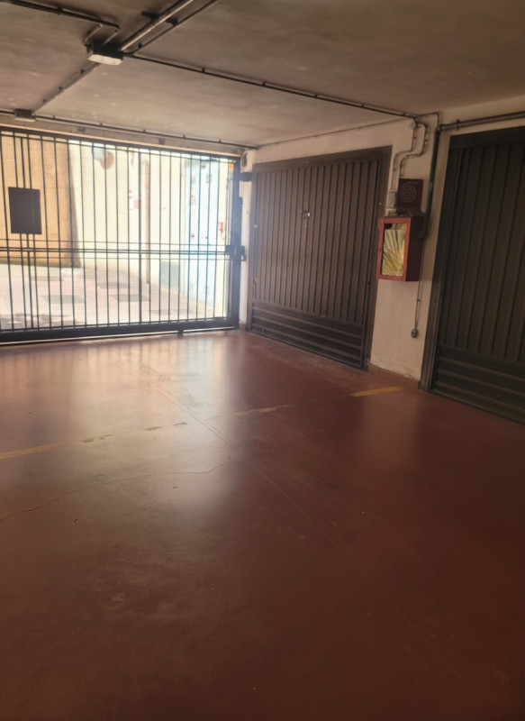 ELEGANTE BICAMERE CON TERRAZZO in laterale di CORSO PADOVA.
Circa 92 mq effettivi CON AMPIO TERRA...