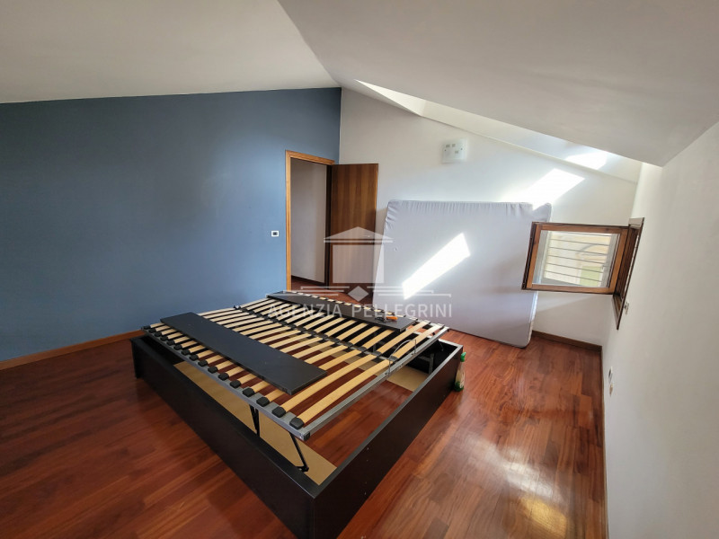 AFFITTO IN CENTRO STORICO A VICENZA,  PRESTIGIOSO APPARTAMENTO ARREDATO ALL’ULTIMO PIANO IN PIENO...