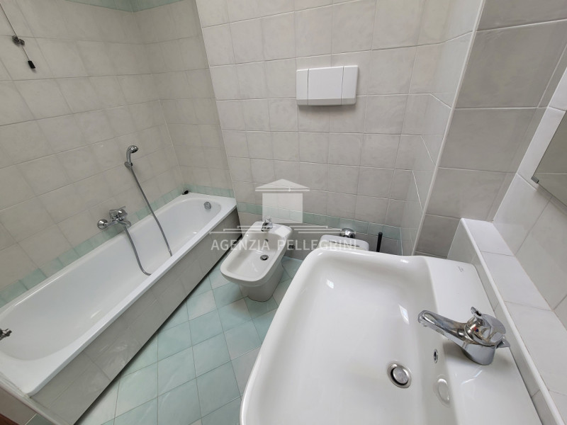 AFFITTO IN CENTRO STORICO A VICENZA,  PRESTIGIOSO APPARTAMENTO ARREDATO ALL’ULTIMO PIANO IN PIENO...