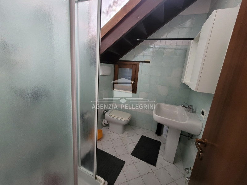 AFFITTO IN CENTRO STORICO A VICENZA,  PRESTIGIOSO APPARTAMENTO ARREDATO ALL’ULTIMO PIANO IN PIENO...