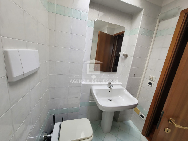 AFFITTO IN CENTRO STORICO A VICENZA,  PRESTIGIOSO APPARTAMENTO ARREDATO ALL’ULTIMO PIANO IN PIENO...