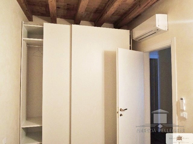 CENTRO STORICO  Affittasi raffinato appartamento bicamere completamente arredato, in una palazzin...