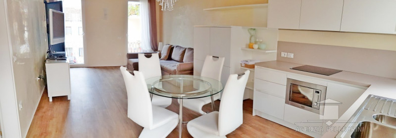 CENTRO STORICO  Affittasi raffinato appartamento bicamere completamente arredato, in una palazzin...