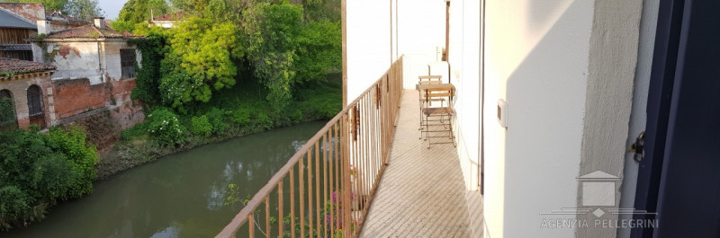 CENTRO STORICO  Affittasi raffinato appartamento bicamere completamente arredato, in una palazzin...