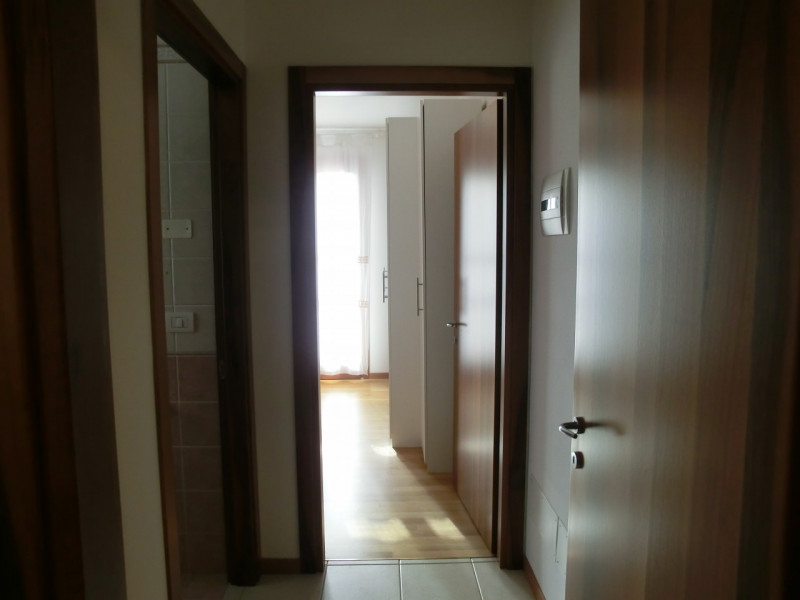 Veggiano, miniappartamento recente inserito all'ultimo piano (2° piano) in un edificio di 4 unità...