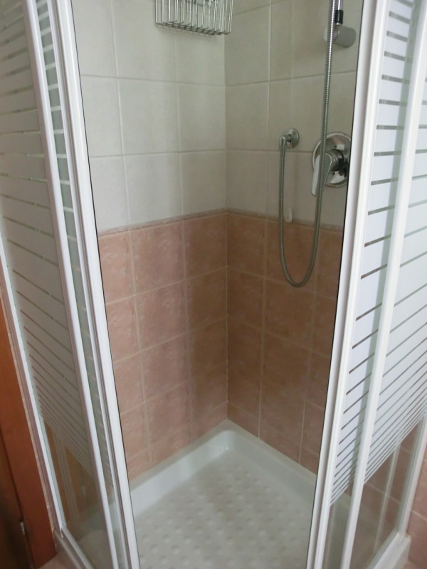 Veggiano, miniappartamento recente inserito all'ultimo piano (2° piano) in un edificio di 4 unità...