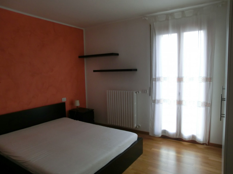 Veggiano, miniappartamento recente inserito all'ultimo piano (2° piano) in un edificio di 4 unità...